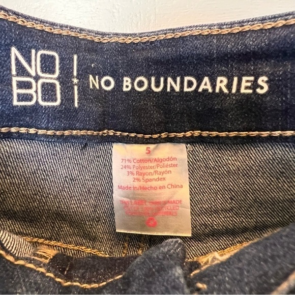 No Boundaries Denim Cuffed Shorts Women’s Juniors Pockets Dark Wash Blue Size 5 - Picture 3 of 8